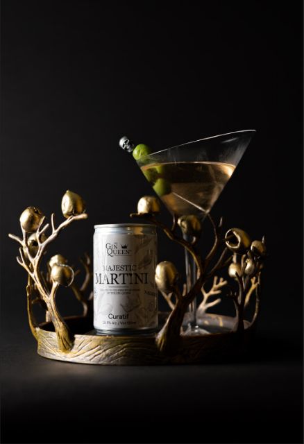 Gin Queen Curatif Martini with crown and martini glass